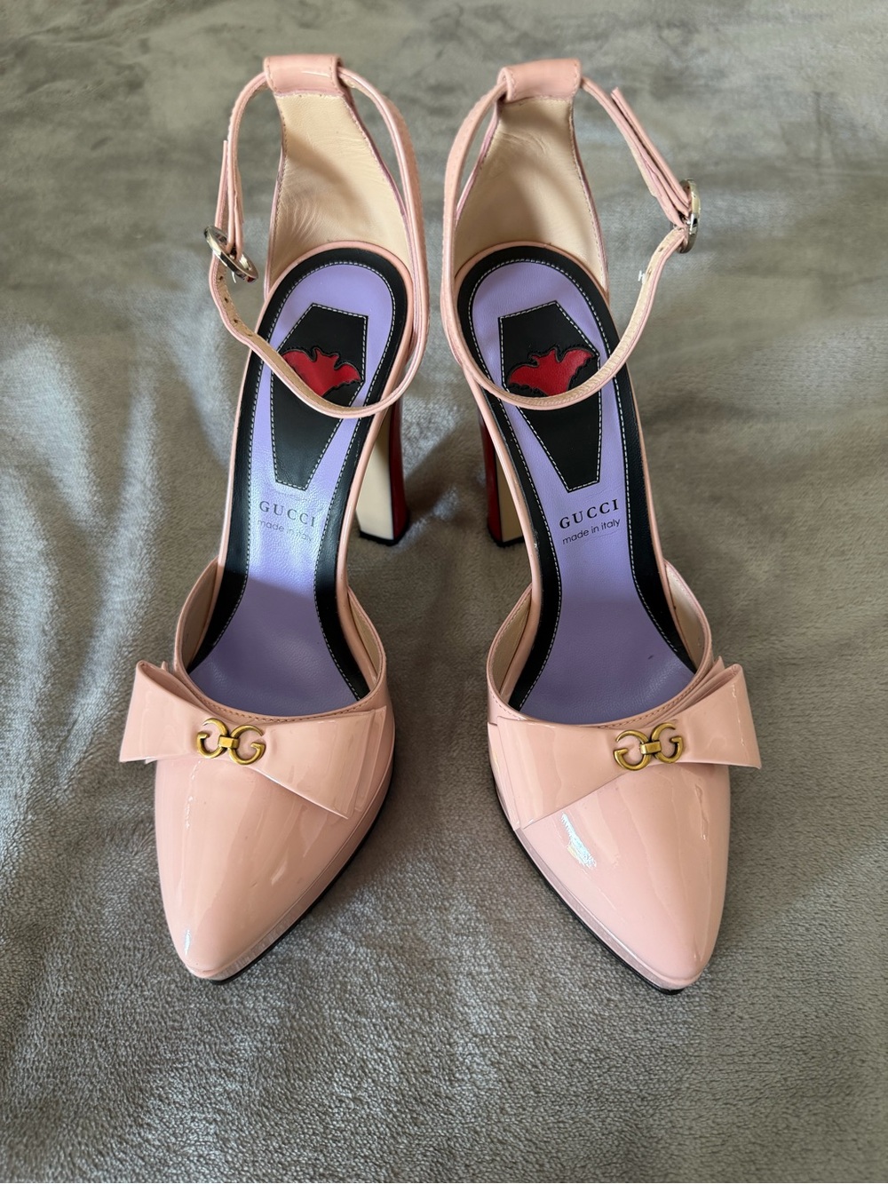 Gucci Pink Patent Leather Pointed-Toe Slingback Heels with Gold GG